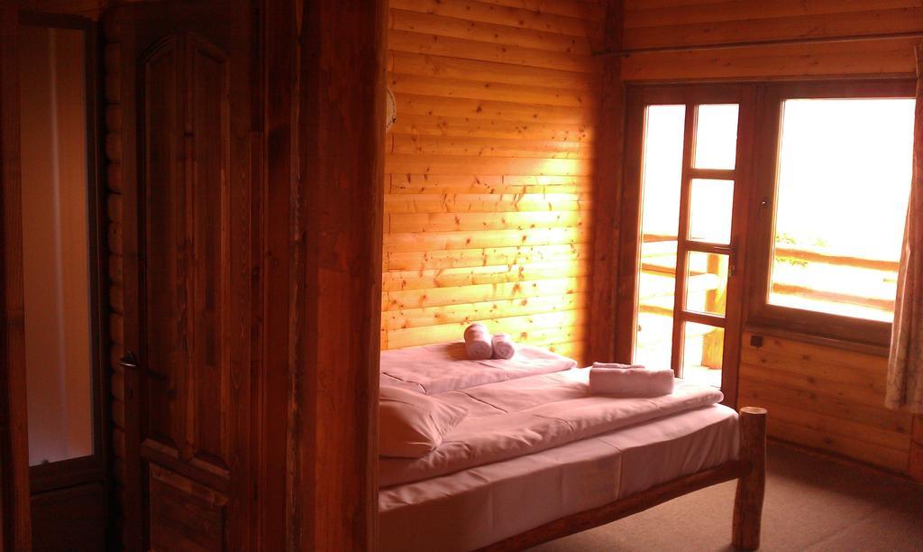 Gasthaus Casa Muntelui - Sambata Sîmbăta de Sus Zimmer foto